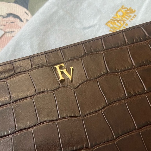 Frances Valentine Croc Embossed Washington Zip Around Continental Wallet - Picture 3 of 13